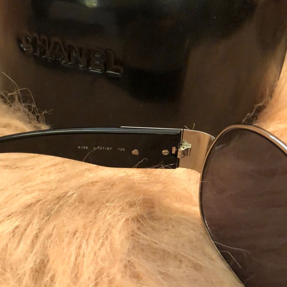 Chanel sunglasses - Picture 4 of 6